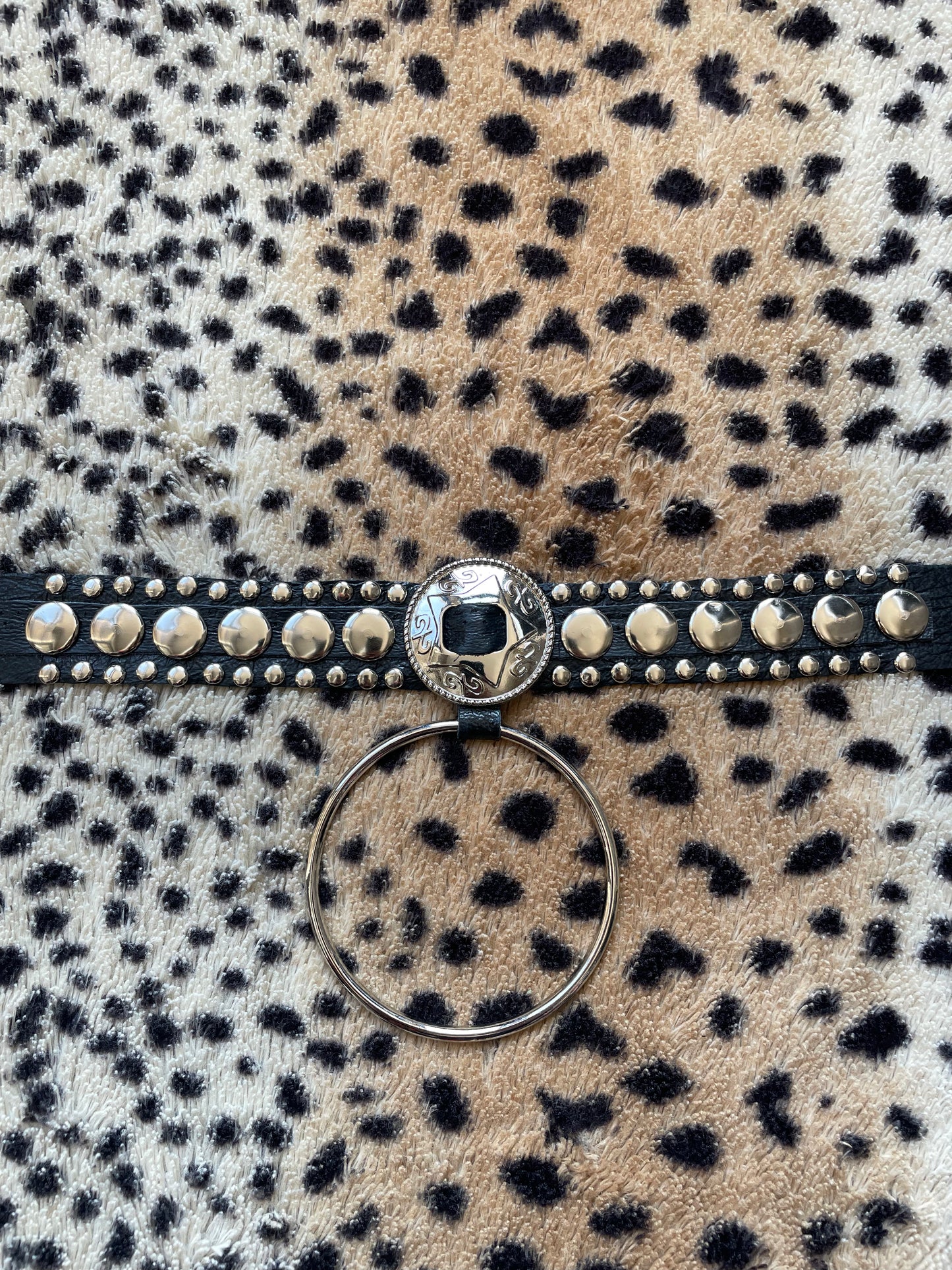 Come 'n Get It Leather Choker